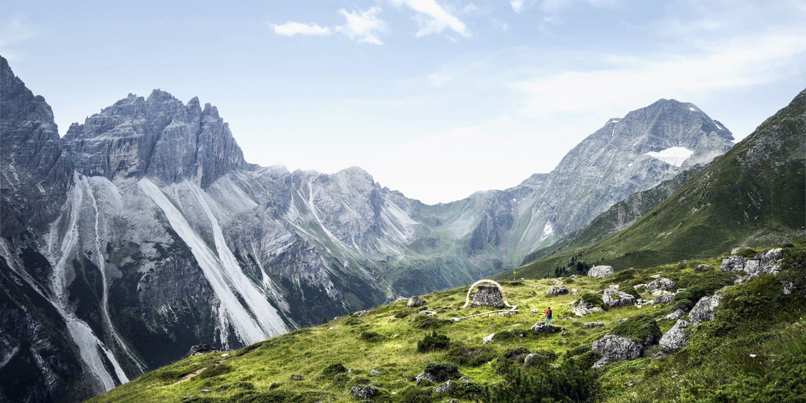 L'Elfer est la montagne emblématique de la commune de Neustift et jouit d'une grande popularité auprès des habitants. Ses formations rocheuses présentent des caractéristiques géologiques uniques.