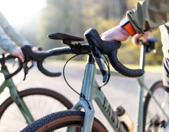 Graveln bedeutet Abenteuer pur: Schotterwege, Straße oder Feldweg mit Deinem Gravelbike hält Dich nichts auf.