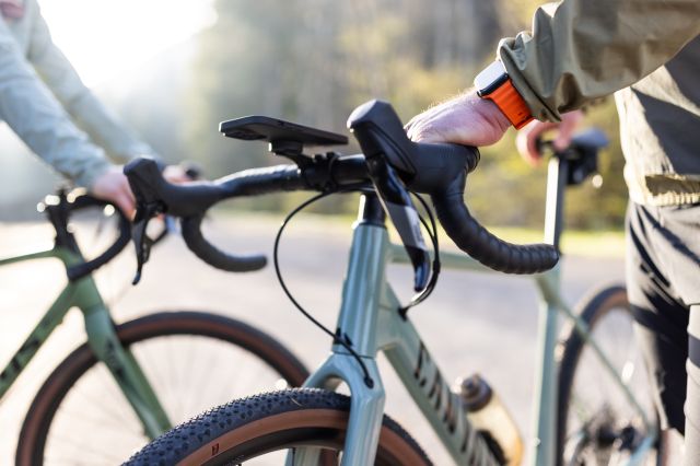 Graveln bedeutet Abenteuer pur: Schotterwege, Straße oder Feldweg mit Deinem Gravelbike hält Dich nichts auf.