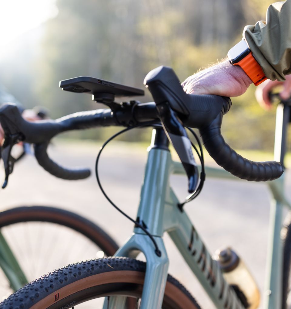 Tapasztald meg a tiszta szabadságot két keréken: Akár úton, kavicsos úton, földúton vagy könnyű terepen mész, a gravel bike nem fog cserbenhagyni!