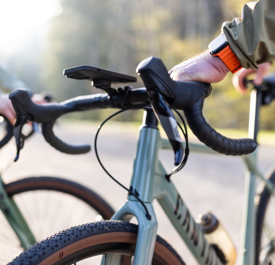 Experience pure freedom on two wheels: Whether it's on the road, gravel path, dirt track, or easy single trail, the gravel bike won't let you down!