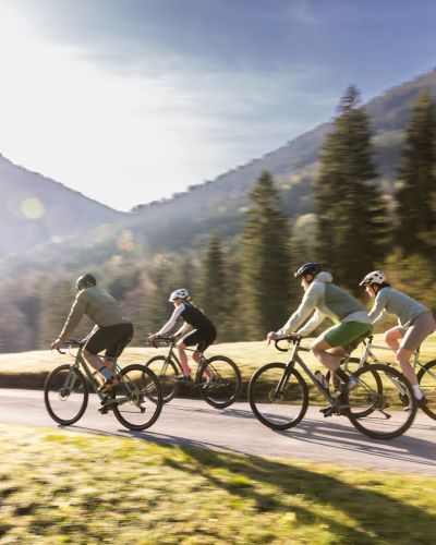 Die Explorer Hotels liegen in den schönsten Alpenregionen in Deutschland und Österreich. Rund um die Sporthotels gibt es jede Menge schöne Bike Touren.