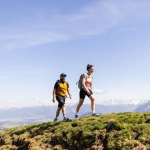 Gipfelglück in Nesselwang - auf dem Weg zur Alpspitze ist das wunderschöne Bergpanorama Euer stetiger Begleiter Oben auf der Alpspitze angekommen, lässt sich der traumhafte Ausblick auf die malerische Allgäuer Bergwelt mit ihren zahlreichen beeindruckenden Gipfeln genießen.