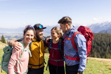 Beim gemeinsamen Wandern teilen alle einen gemeinsamen Nenner der verbindet. Die Liebe zu der Natur, in den wohl schönsten Orten der Allgäuer Alpen - hier in Nesselwang.