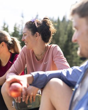 Drinking breaks are especially important on hot days. Ideally, take five to ten minutes once an hour to compensate for fluid loss through sweating.