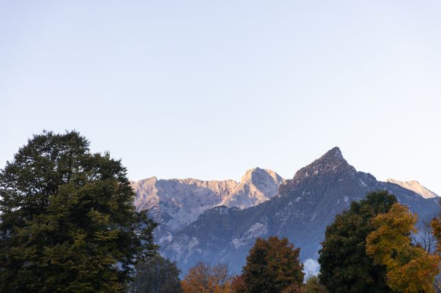 Wenn die letzten Sonnenstrahlen die Bergspitzen berühren verzaubert das Alpenglühen