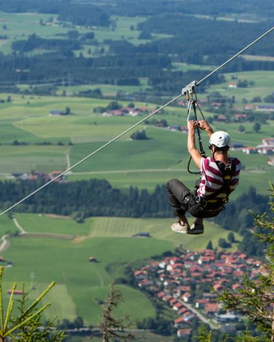 Mit voller Action voraus