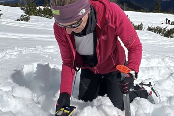 Partecipa alla ricerca delle valanghe presso il campo di sci alpinismo dell'Explorer Hotels