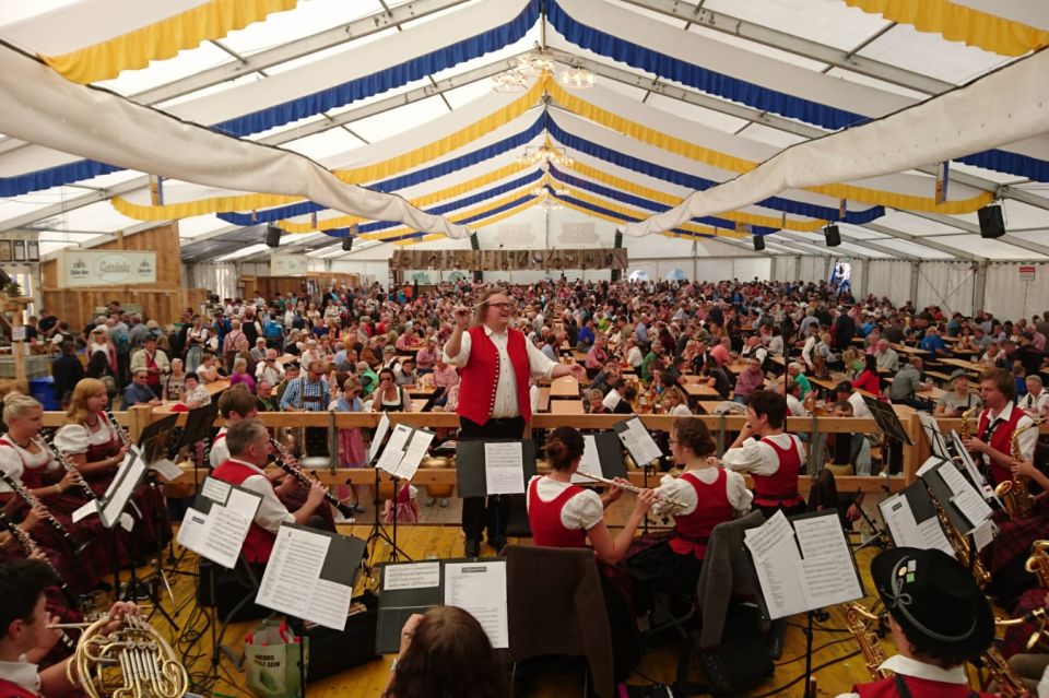 Festzelt beim Viehscheid / Almabtrieb