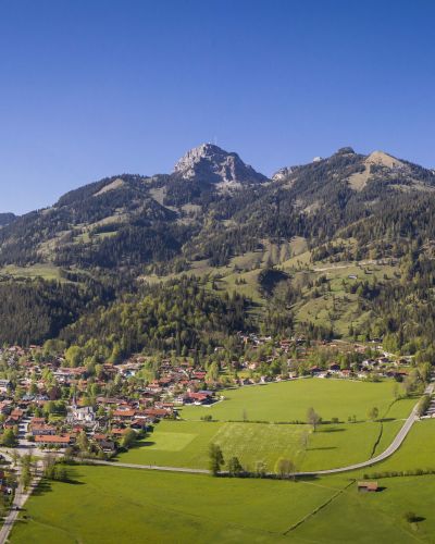 Die neue Entdeckerregion Bayrischzell liegt umschlossen von den oberbayerischen Alpen.