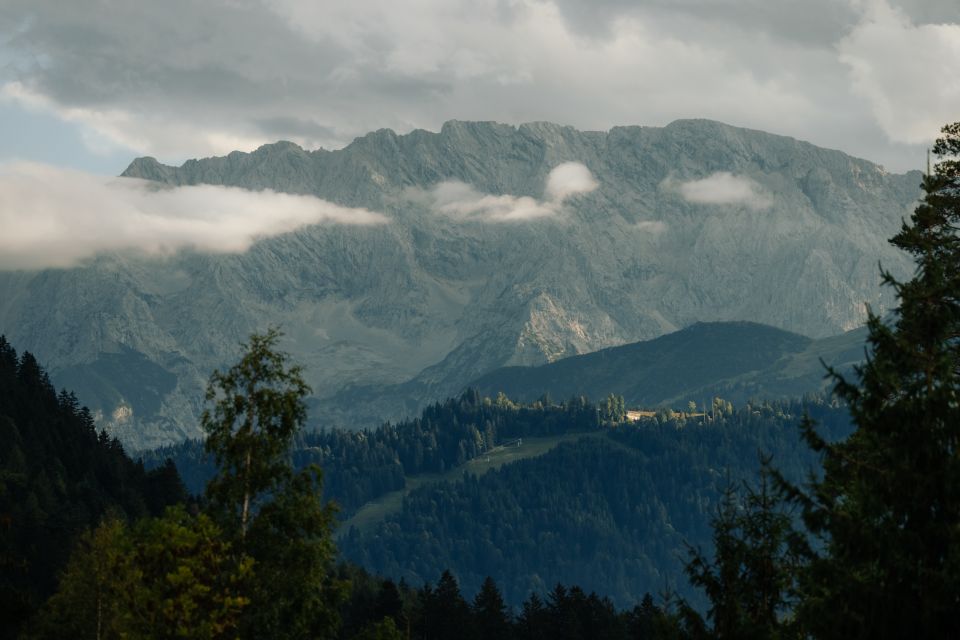 Widok z hotelu Explorer w Garmisch