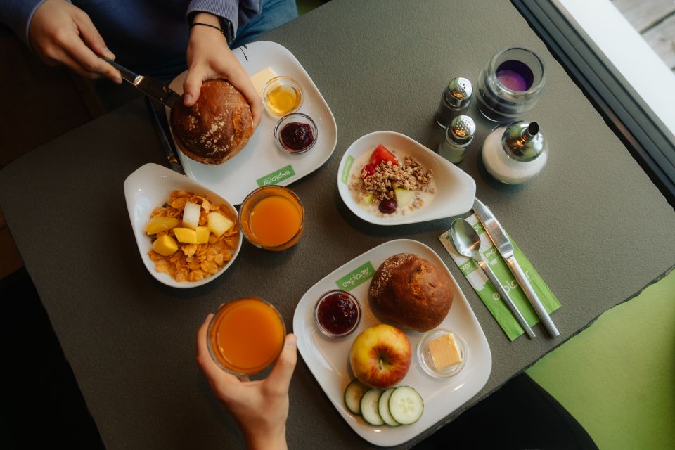 Śniadanie regionalne w Explorer Hotel Garmisch