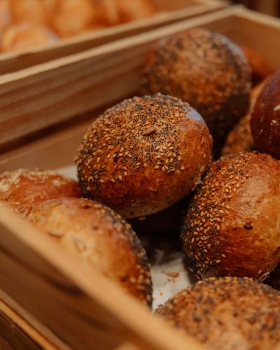 Bułki z lokalnej piekarni