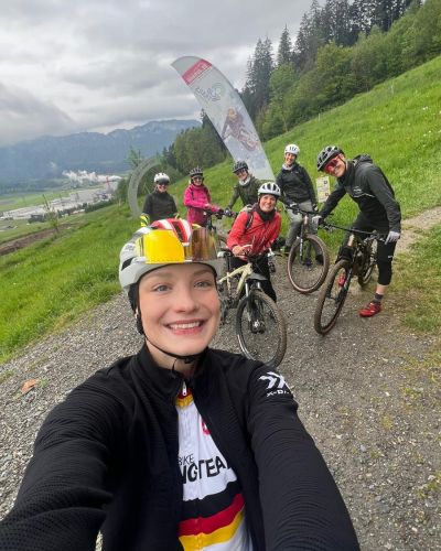 Auf den Oberdorf Trails in St. Johann wird die Mountainbike Technik gelehrt. Bergauf und bergab gibt es viele Tipps.