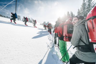 Exklusiv in Österreich: Der ruckXbob ist eine pfiffige Kombination aus Rucksack, Schlitten und Bob