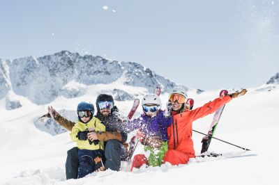 Schneespaß für die ganze Familie am Stubaier Gletscher!