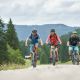 Mountainbiker unternehmen eine Tour zum Spitzingsee.