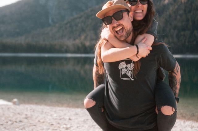 Stoked&Woke Gründer