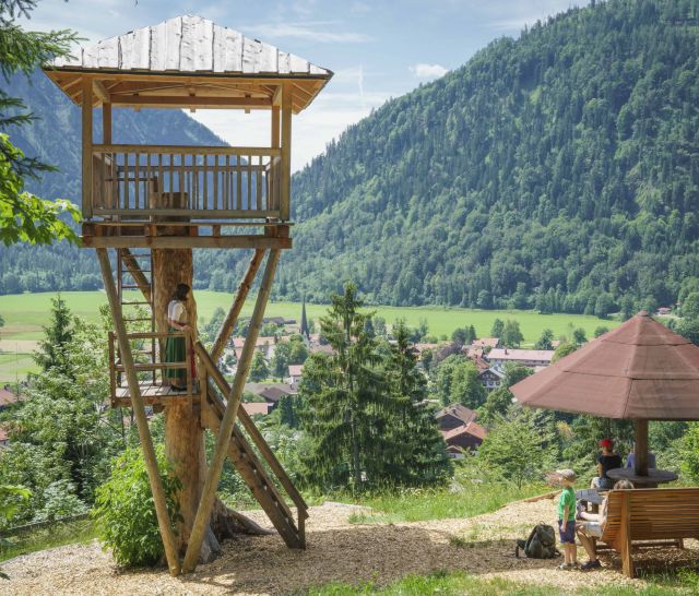 Die Aussichtsplattform in Bayrischzell ist bei Touristen sehr beliebt.
