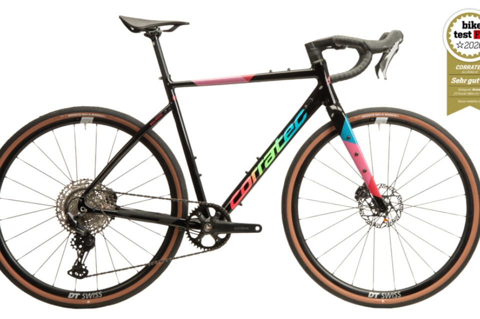 Gravelbike Corratec mit den Unterschriften des MTB Racingteams