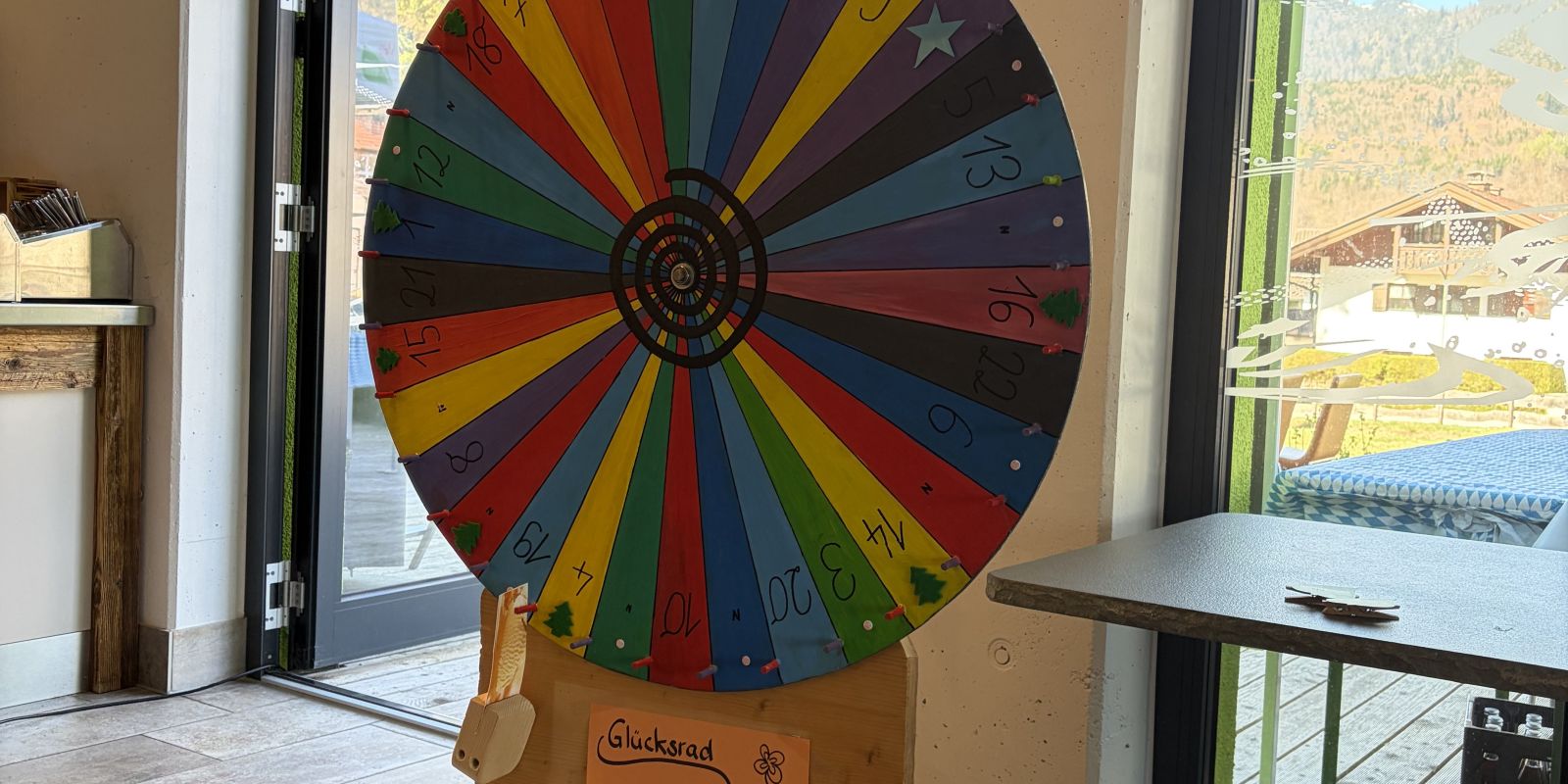 Koło fortuny na targowisku Eco Lounge