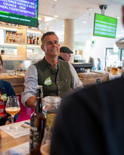 Wieninger Bier bei der Explorer Hotels Eco Lounge