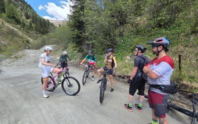 Kurze Pause beim Explorer Hotels Bike Camp 2026