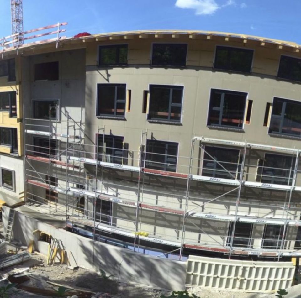 Vue extérieure du chantier de l'hôtel Explorer Bayrischzell en juin 2026
