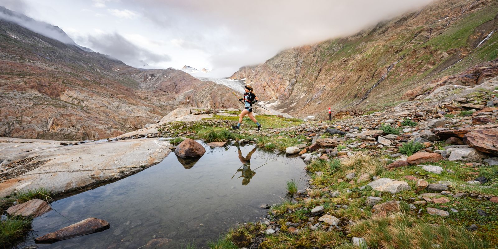 Läufer auf dem Gletscher Trail in Gurgl im Ötztal