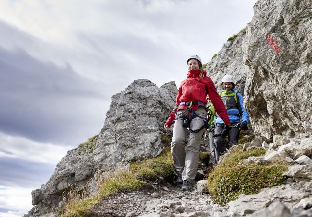 Nach dem Klettern am Klettersteig Nebelhorn bei Oberstdorf im Allgäu freut man sich doch schon auf die schön warme Sauna im Explorer Hotel. Hier findet Ihr die perfekte Unterkunft im sportlichen Urlaub in Bayern.