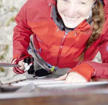 Mit Sicherheit und guter Ausrüstung unterwegs an den Klettersteigen rund um die Explorer Hotels