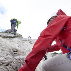 Kraft und Geschick am Klettersteig Nebelhorn im Allgäu