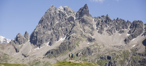 Bergpanorama bei Deiner Explorer Wandertour im Silbertal