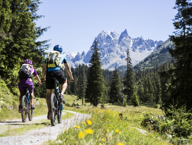 Scopri i percorsi per mountain bike nella valle Silbertal durante la tua vacanza in bicicletta in Austria. L'Explorer Hotel Montafon a Gaschurn è la sistemazione perfetta per la tua vacanza nel Vorarlberg.