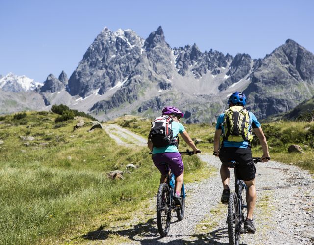 A gaschurni Explorer Hotel Montafonban ideális szállást talál a Silbertal-völgyben található nagyszerű MTB-ösvények felfedezéséhez ausztriai nyaralása alatt.
