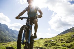 Im Urlaub müssen die Wadeln brennen? Dann ist das Explorer Hotel Montafon in Gaschurn das Basislager für deinen nächsten Bike-Urlaub in Österreich.