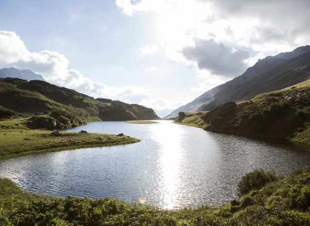 Durante la vostra vacanza fate un giro al lago Langsee a Silbertal. Al lago Langsee, nella parte posteriore della Silbertal, il mondo è ancora in ordine. Qui potrete davvero rilassarvi.