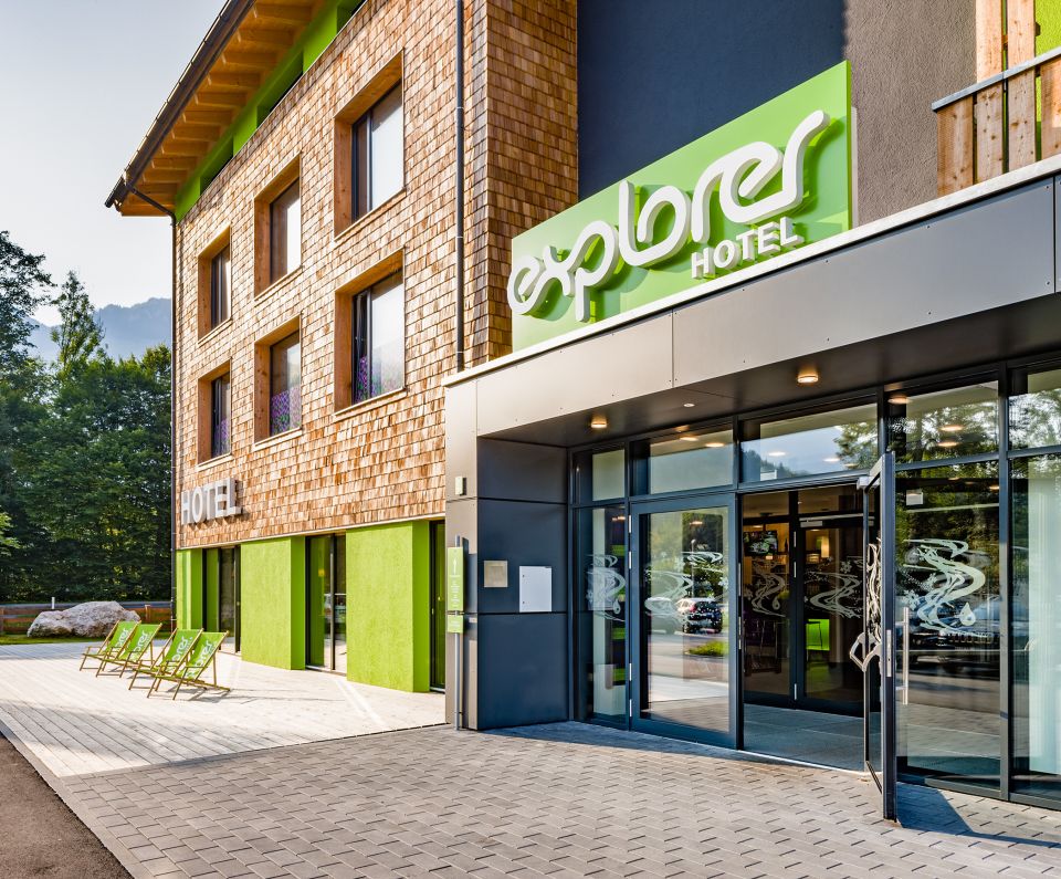 Het Explorer Hotel Berchtesgaden ligt op slechts een paar minuten rijden van het Nationaal Park Berchtesgaden en Salzburg en is daarmee de ideale uitvalsbasis voor een actieve vakantie in de regio Berchtesgadener Land.