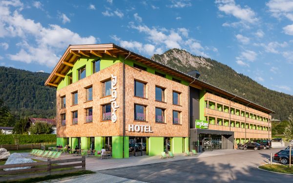 Nur wenige Minuten trennen Dich vom Explorer Hotel Berchtesgaden in Schönau zur Jennerbahn. Ein echter Genießer-Geheimtipp für Wanderer.