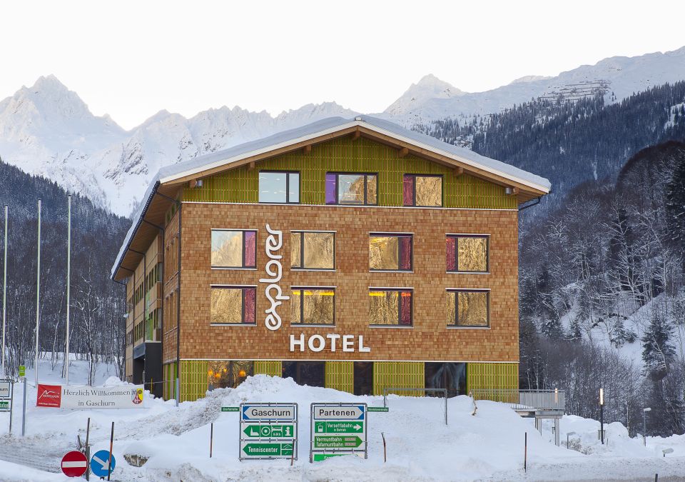 Ideális kiindulópont egy síeléssel töltött naphoz a hegyekben, fantasztikus hegyi panorámával körülvéve: a montafoni Explorer Ski Hotel gyönyörű helyen található.
