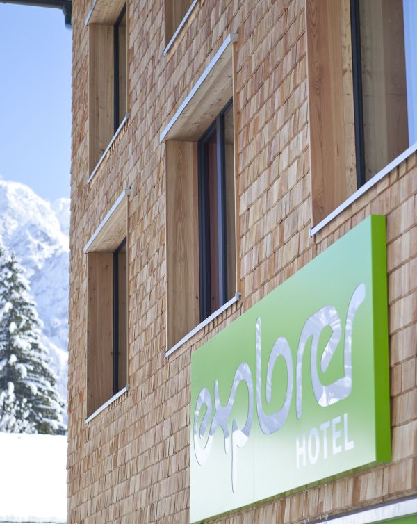 Az Explorer Hotel Montafon az Ön síhotelje Gaschurnban. Innen könnyen eljuthat a különböző síközpontokba, és eltölthet egy csodálatos napot a hegyekben.