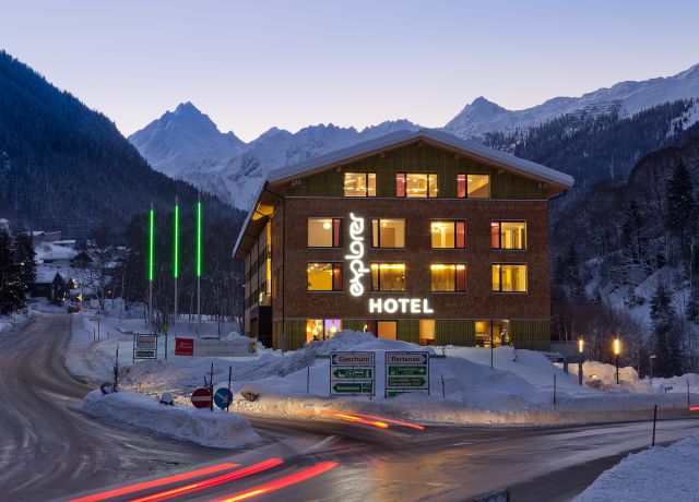 Located in the heart of the Alps, the Explorer Hotel Montafon is ideal for your winter holiday. Here, you'll stay in trendy designer rooms with plenty of space to relax.