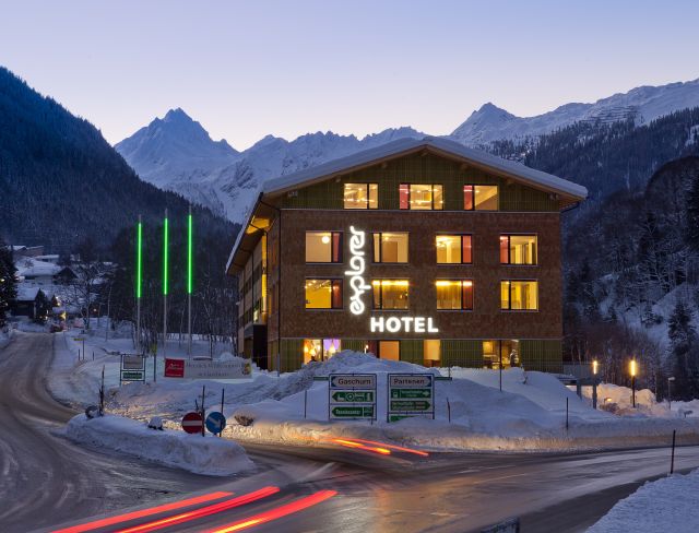 Located in the heart of the Alps, the Explorer Hotel Montafon is ideal for your winter holiday. Here, you'll stay in trendy designer rooms with plenty of space to relax.
