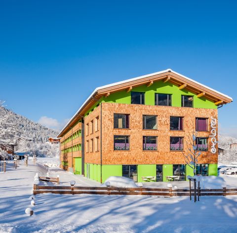 Vos vacances d'hiver dans la région de Berchtesgaden : L'hôtel Explorer Berchtesgaden dispose d'un centre d'essai de skis avec location de matériel dernier cri et réservation de cours.