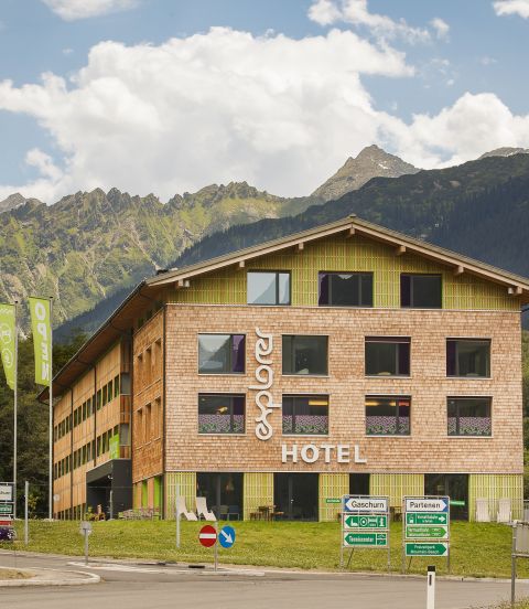 Fedezze fel a nyár fénypontjait az Explorer Hotel Montafonban! Itt egy túraparadicsomban találja magát, 500 km-nyi kitáblázott ösvényen, különböző magasságokban.