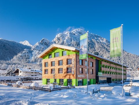 Álomszerű téli háttér veszi körül az Explorer Sporthotelt Schönauban, Berchtesgaden közelében. Az Alpok szívében található Explorer Hotel tökéletes helyszín egy aktív hegyi kaland kezdetéhez.