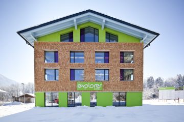 Dobyjte hory! Explorer Hotel Oberstdorf je ideální pro vaši lyžařskou dovolenou v Alpách. Lyžařské středisko Oberstdorf/Kleinwalsertal je největším lyžařským střediskem v Německu s 124 km alpských sjezdovek.