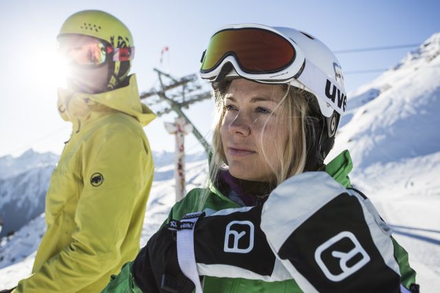 Zatrzymaj się na noc w modnych, designerskich pokojach w Explorer Sporthotels i rozpocznij fantastyczny dzień na nartach w górach. Odkryj najlepsze stoki narciarskie w Niemczech i Austrii w okolicy swojego miejsca zakwaterowania!