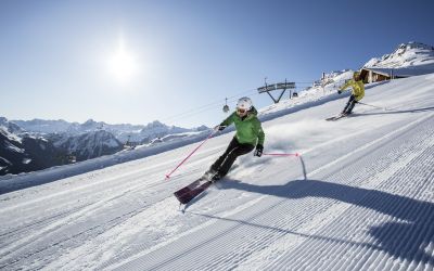 Ski-in / Ski-out: Das Explorer Hotel Montafon ist Dein Pistenhotel gleich an den Bergbahnen der Silvretta Montafon. Von dort aus kannst Du direkt ins Skigebiet starten in Deinem Urlaub in Vorarlberg in Österreich.