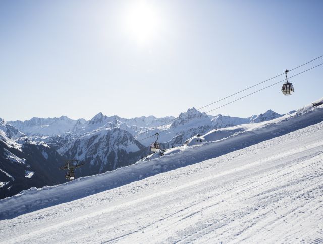Simply fantastic: fantastic and perfectly groomed ski slopes set against the Montafon mountain panorama in the Silvretta Montafon ski area. What are you waiting for? Book your winter vacation in Vorarlberg, Austria, now.
